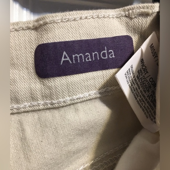 Woman’s Gloria Vanderbilt Jeans . - Picture 7 of 16